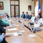 Gobierno y Colegio Médico Dominicano acuerdan extender la tregua y continuar el diálogo
