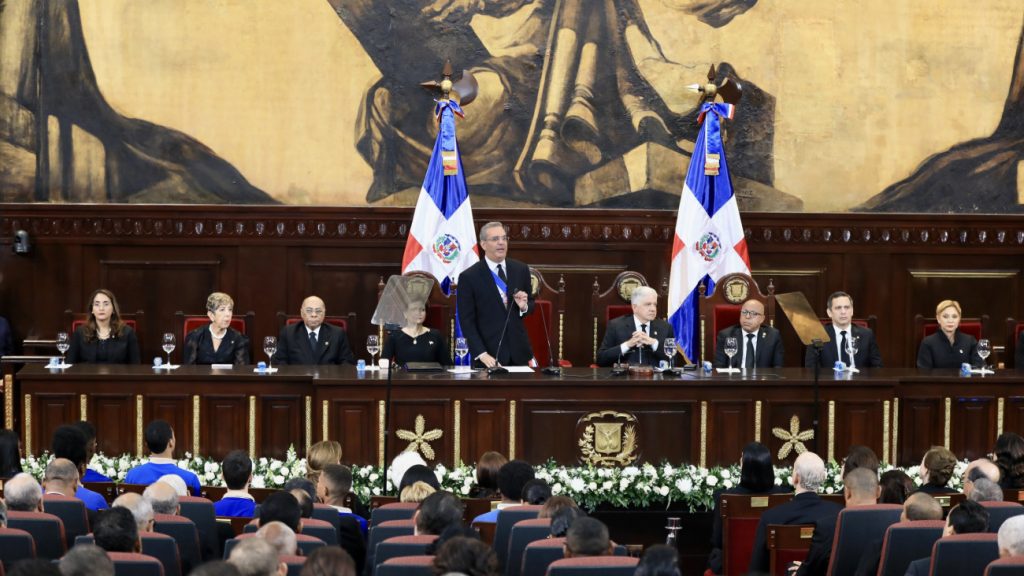 Presidente @luisabinader asegura en su gobierno se ha hecho el mayor equipamiento militar de la historia