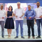 @luisabinader entrega remozado polideportivo a Pedernales