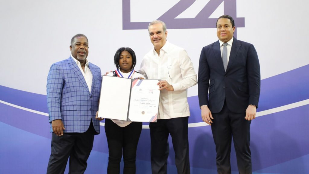 Presidente @LuisAbinader dice programa “Oportunidad 14-24” está transformando la vida de jóvenes para integrarlos a la productividad