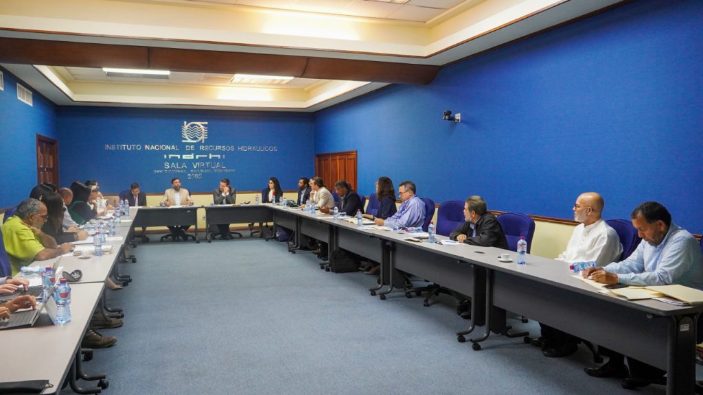 @INDRHIRD Recibe misión del BID; formularán proyecto para financiamiento obras hidráulicas en cuenca río Yuna