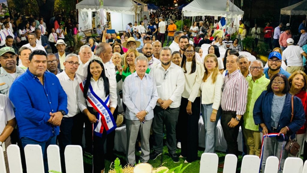 @Feda_RD Inaugura el primer Festival de la Carne y anuncia programas a favor del sector
