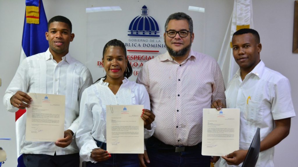 @Feda_RD Beneficiará a finalistas y ganadores Premio Nacional de la Juventud 2023 con programa “Agropecuarios del Mañana RD Emprende”