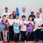 Instituto Nacional de Educación Física entrega utilería deportiva y escolar en Bonao
