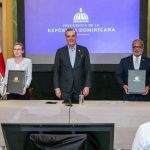 Gobierno RD firma histórico acuerdo de transporte aéreo con Canadá