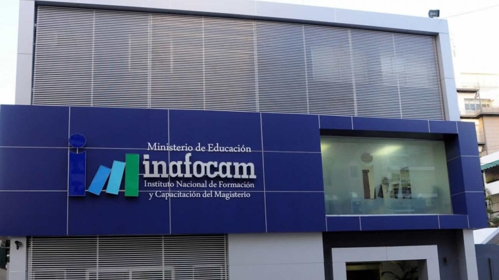 @INAFOCAMRD suspende proyecto de bachilleres bilingües