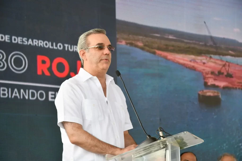 Presidente @LuisAbinader Llama a oposición no apostar por fracaso del proyecto Pro-Pedernales