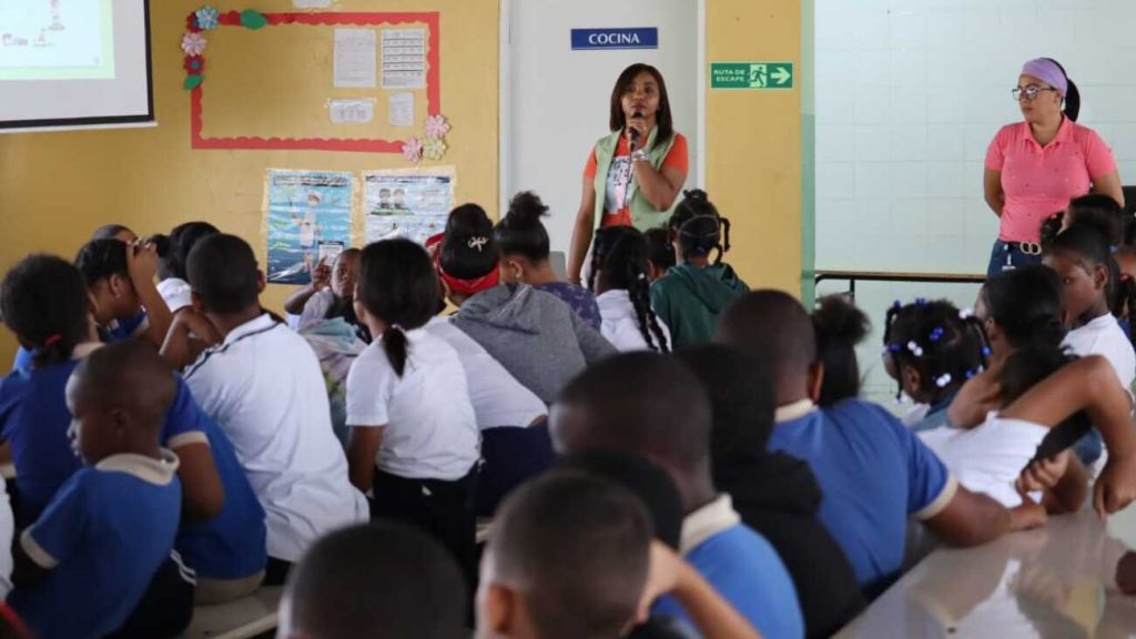 Día Mundial de la Obesidad: @INABIERD ejecuta acciones para disminuir índice en población estudiantil