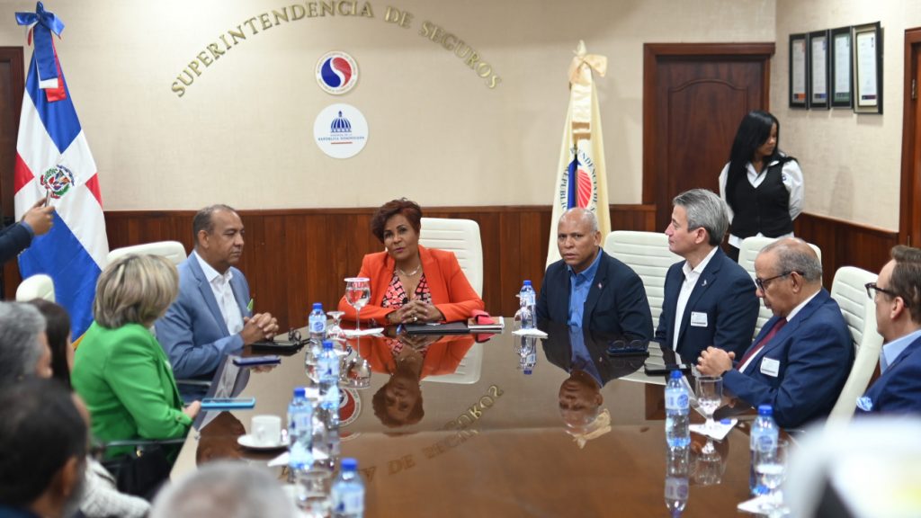 @RDMOPC y @SuperSegurosDO buscan mecanismos para asegurar bienes del Estado