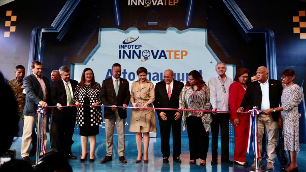 Vicepresidenta @RaquelPenaVice encabeza inauguración de feria INNOVATEP, una fiesta a la innovación técnico profesional