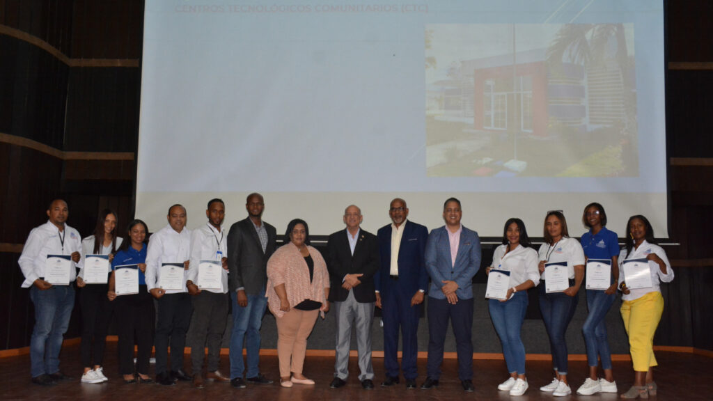 Jornada “CTC en tu Comunidad” en Barahona beneficia a jóvenes y adultos