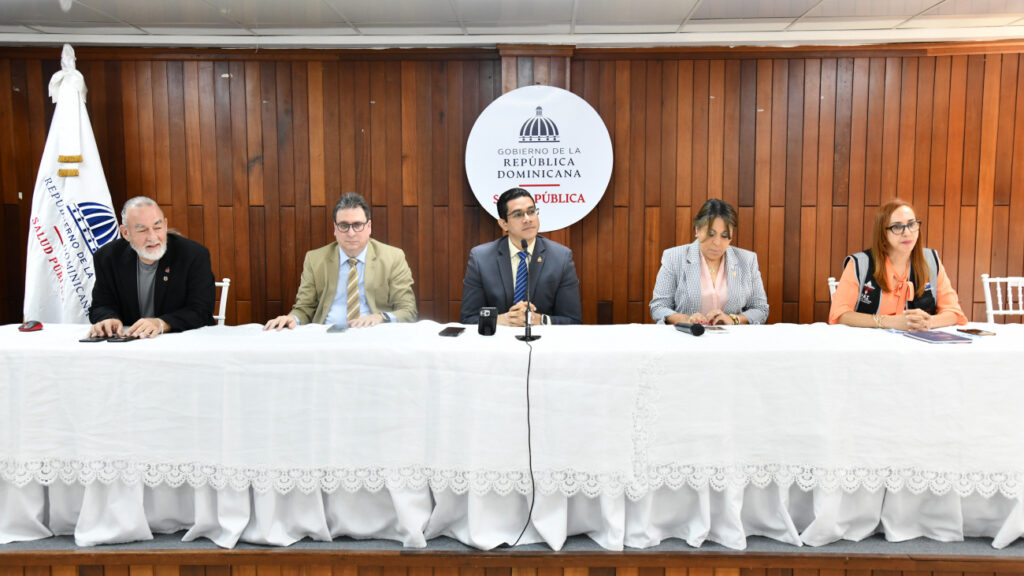 Sociedad Dominicana de Vacunología se suma al llamado del MISPAS y exhorta a padres y tutores a inmunizar a los niños contra COVID-19