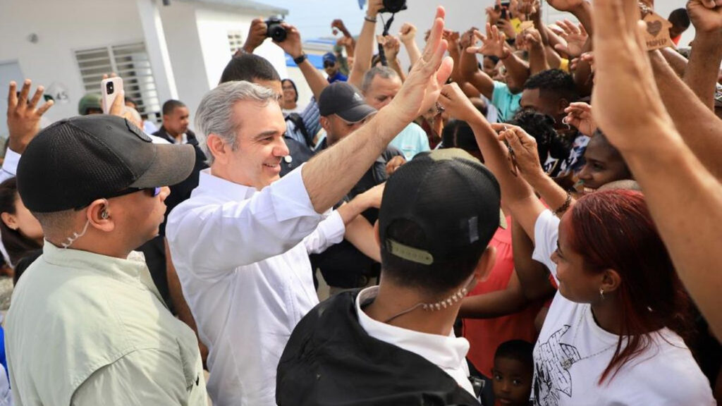 Presidente @LuisAbinader continúa este sábado programa de inauguraciones de obras del Gobierno