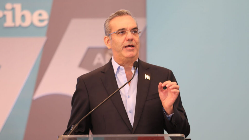 Presidente Abinader ratifica compromiso con la defensa de la libertad de prensa