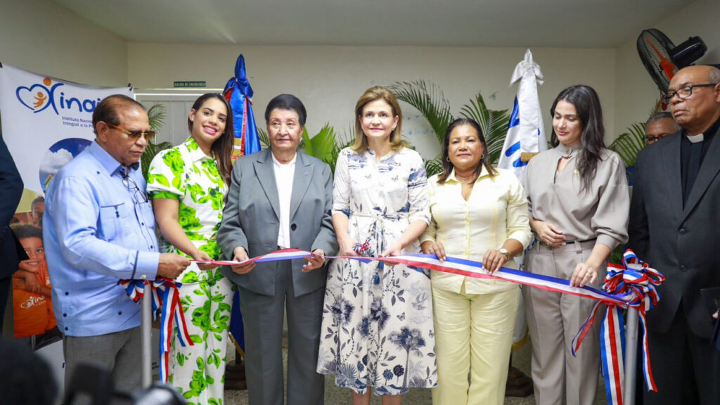 Vicepresidenta y directora @INAIPIRD inauguran CAIPI comunitario en Sabana Perdida