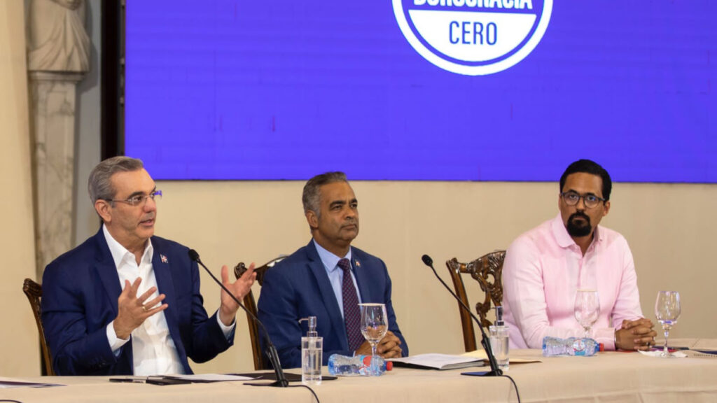 Presidente @luisabinader presenta logros del Programa Burocracia Cero