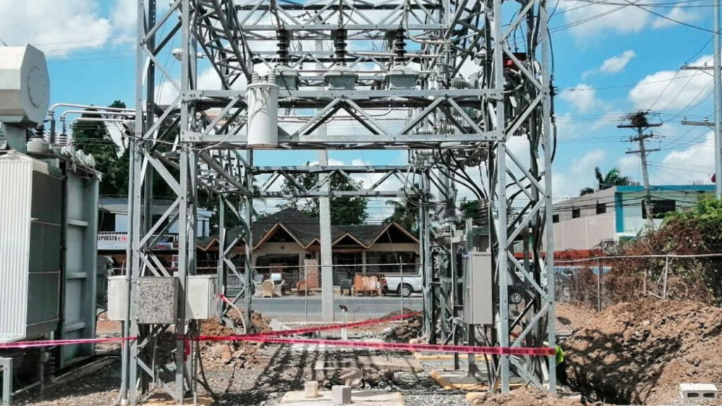 @EdeesteRD Realiza trabajos de ampliación de circuitos en subestación Hato Mayor para mejorar servicio eléctrico