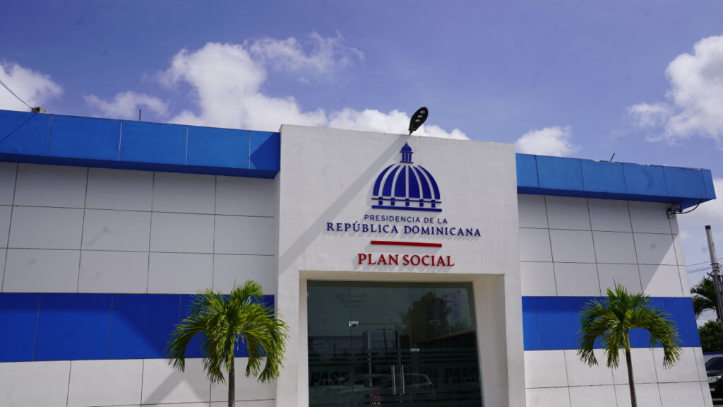 Plan Social de la Presidencia equipa viviendas a familias de región Sur tras inundaciones