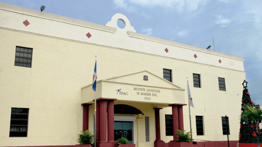 La Academia Superior de Ciencias Aeronáuticas del IDAC es certificada como centro de entrenamiento para personal aeronáutico de Cuba