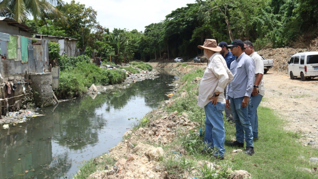 Ministerio de Medio Ambiente y Fideicomiso DO Sostenible coordinan acciones en favor de los ríos Isabela y el Ozama