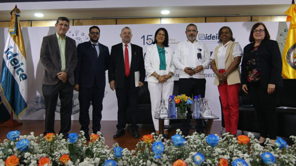 Directora del @IDEICERD propone agenda conjunta para realizar las investigaciones educativas que necesita el país