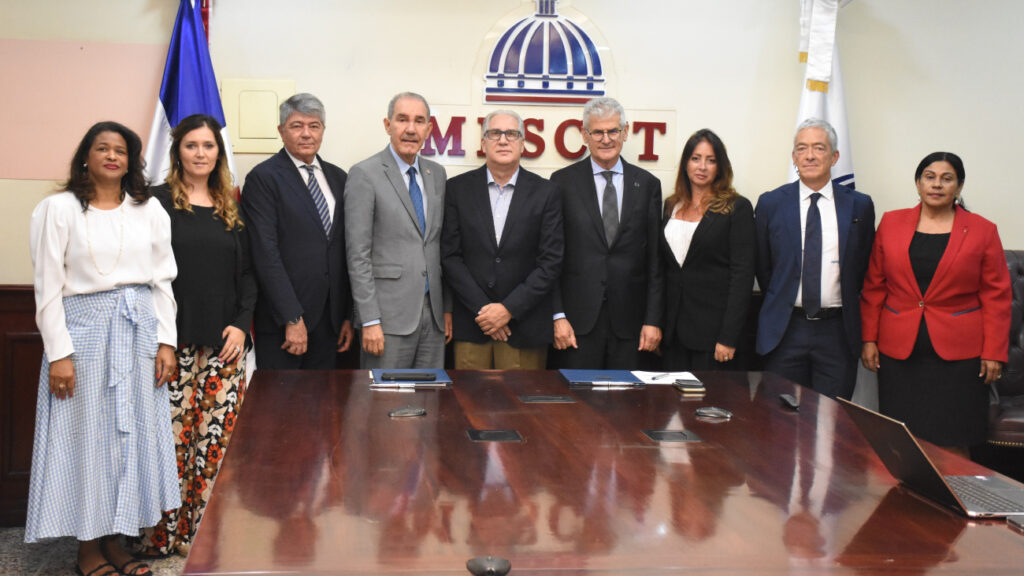 @MESCYTRD y  @Anamar_RD acuerdan profesionalizar el sector marítimo de la República Dominicana