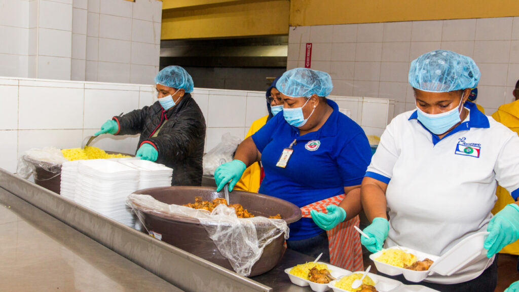 Comedores Económicos asistirá con alimentos a familias afectadas por inundaciones en Barahona y región Suroeste