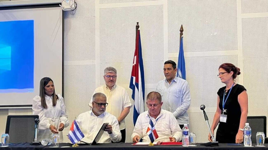 Gobiernos de RD y Cuba firman trascendental acuerdo para fortalecer la conectividad aérea