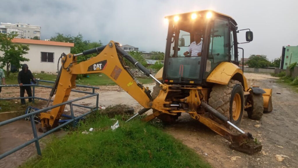 @INDRHIRD despliega brigadas hacia sistemas de riego afectados por inundaciones en Suroeste