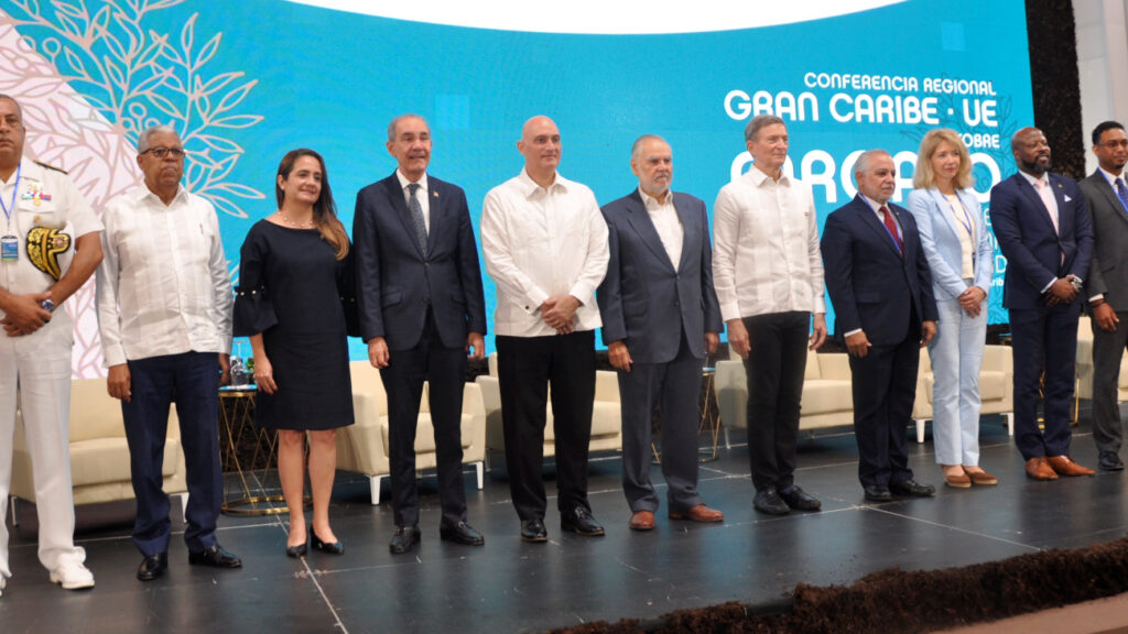 @MESCYTRD invierte 70 millones de pesos para combatir el sargazo en RD