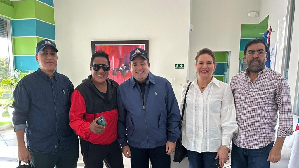 Kinito Méndez agradece rápida respuesta del presidente @LuisAbinader en su comunidad de Padre Las Casas