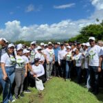 Ministerio de  @AgriculturaRD siembra más de mil plantas en San Cristóbal