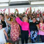 Regidora del @PRM_Oficial Ana Lucía (Nina) realiza actividad para madres de Santiago
