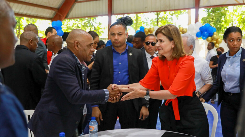 Gobierno continúa inauguraciones de obras este fin de semana