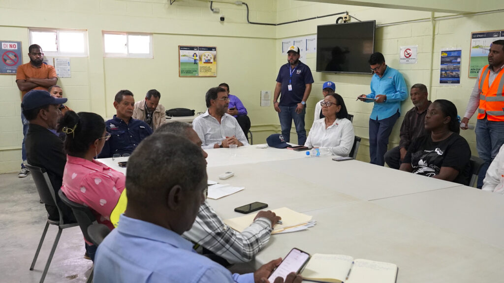 Gobierno pasa revista a los avances para la entrega de parcelas a productores asentados en centro poblado Monte Grande