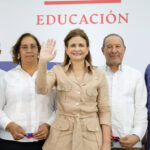Gobierno entrega nuevo liceo en Cambita El Pueblecito y remozado estadio de béisbol en la capital