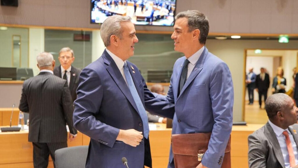 Presidente @luisabinader inicia su jornada en Bruselas con reunión entre líderes europeos y del Caribe