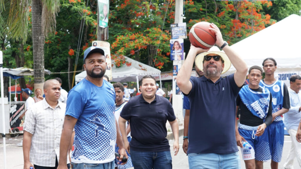 Realizan exitosa jornada del programa comunitario “INEFI con el Barrio” en Las Caobas