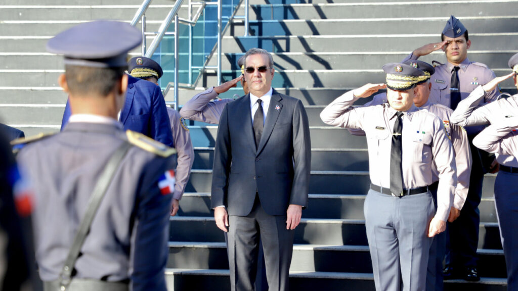 Presidente @luisabinader encabeza reunión de seguimiento de la seguridad ciudadana en la Policía Nacional