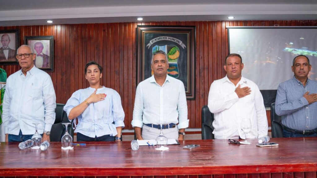 Gobierno anuncia construcción puerto de Manzanillo iniciará en octubre de este año con una inversión de USD 70 millones