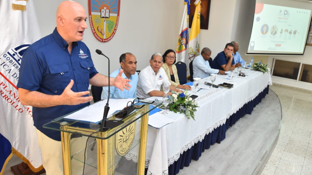 @mineconomiard informa región Enriquillo posee las provincias con la mayor inversión pública por habitante