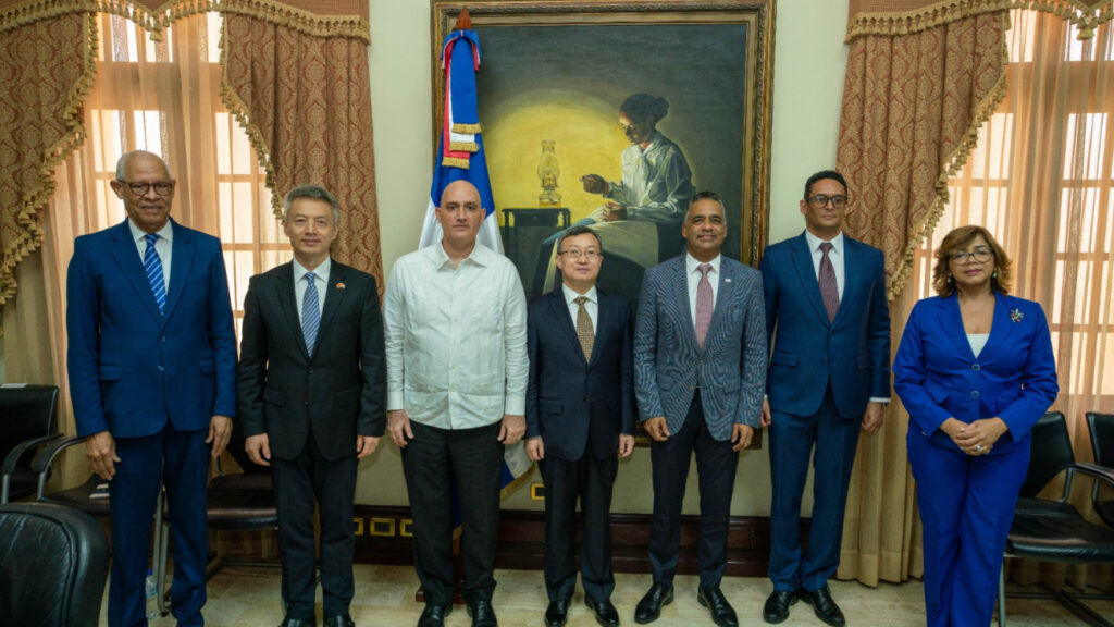 Gobierno dominicano recibe donación de la República Popular China para seguir fortaleciendo el Sistema 9-1-1