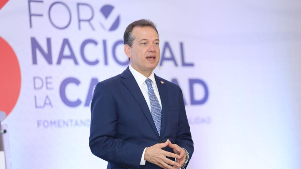 Ministro @itobisono afirma presidente Abinader logra RD avance por camino de productividad, desarrollo y competitividad