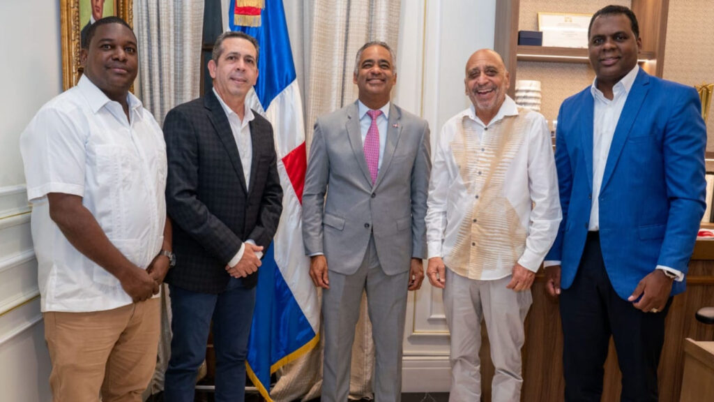 Ministro de la Presidencia @joelsantose es designado presidente del Comité Organizador del Torneo de Baloncesto Superior de la Abadina
