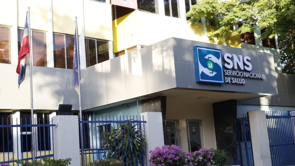 @SNSRDO informa Red Pública asiste 33 personas por explosión en San Cristóbal