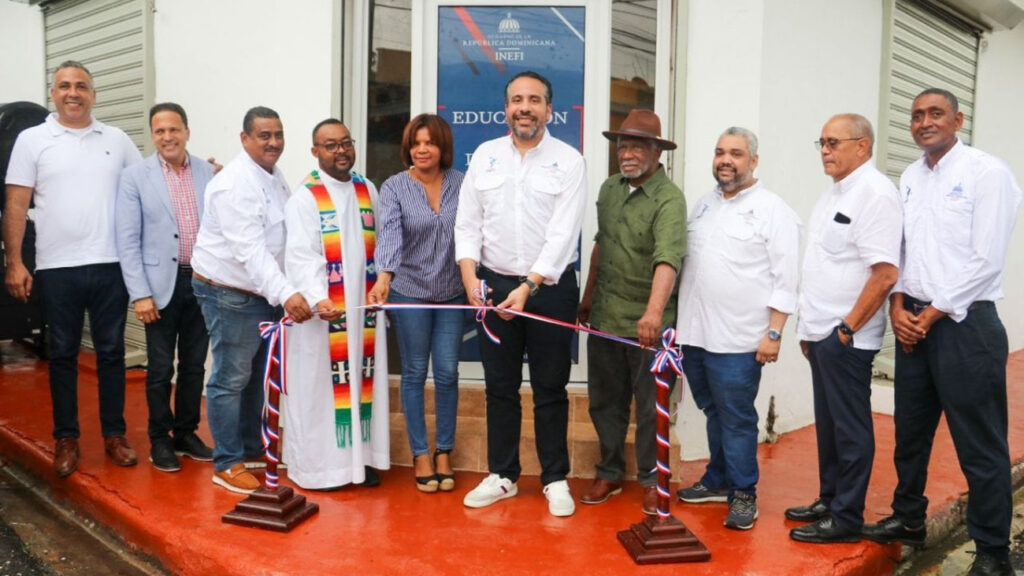 Instituto Nacional de Educación Física (@INEFIRDOFICIAL) inaugura oficina regional en Bayaguana