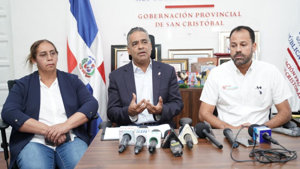 Gobierno inicia entrega de ayuda económica a familiares de víctimas en explosión en San Cristóbal