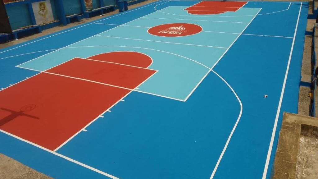 @INEFIRDOFICIAL entrega cancha remozada y utilería deportiva en Centro Educativo Varias Luces
