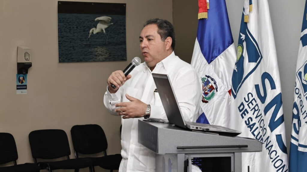Director del @SNSRDO llama al entendimiento entre CMD y ARS