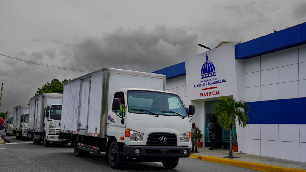 Plan Social de la Presidencia envía kits de primera asistencia a provincias bajo alerta por tormenta Franklin